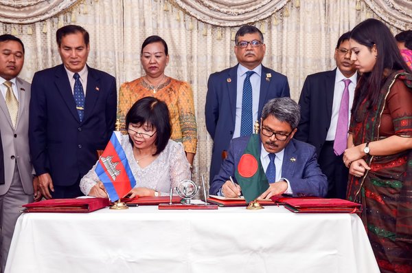 Trade Mission to Bangladesh  and  Cambodia two country minister  signing Trade and Tourism Agreement